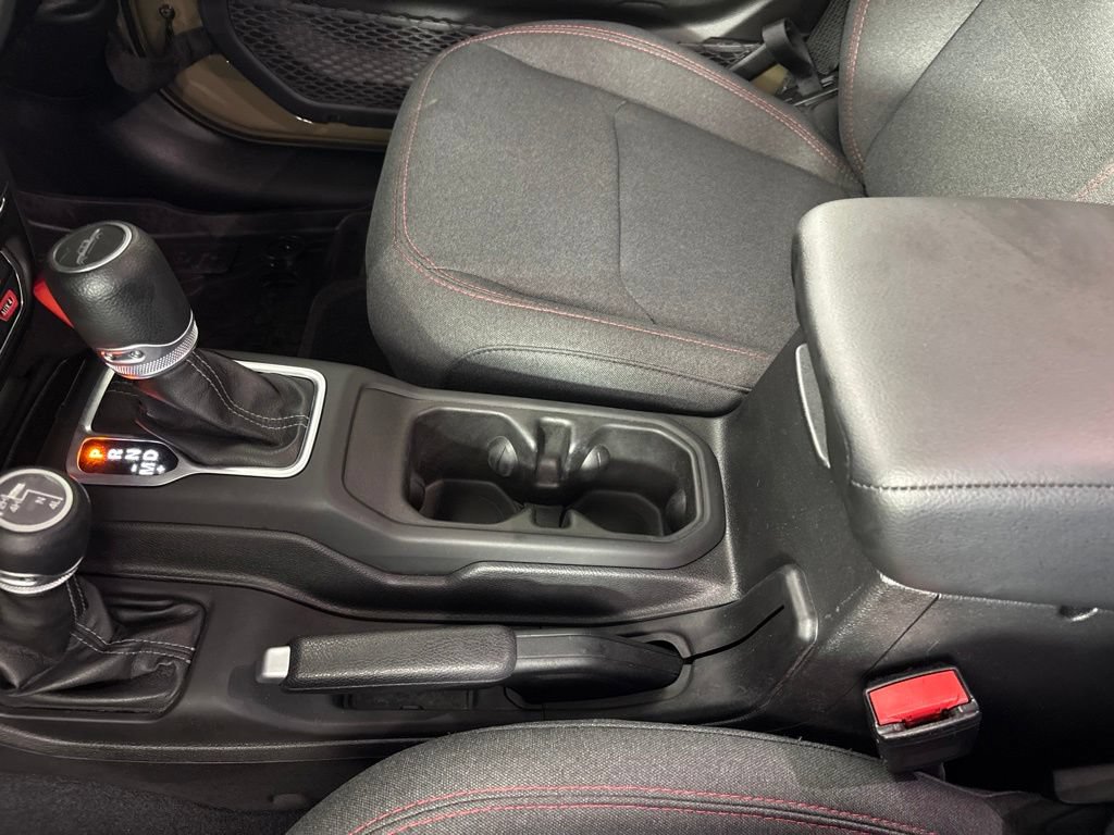 Used 2025 Jeep Gladiator Rubicon w/ Technology Group AWD/4WD image 50
