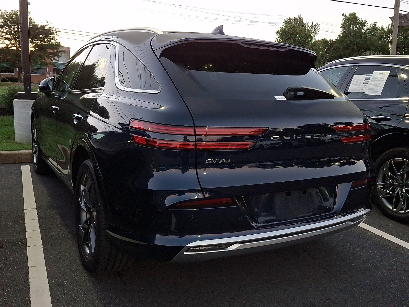 Certified 2025 Genesis Electrified GV70 w/ Prestige Package AWD/4WD image 9