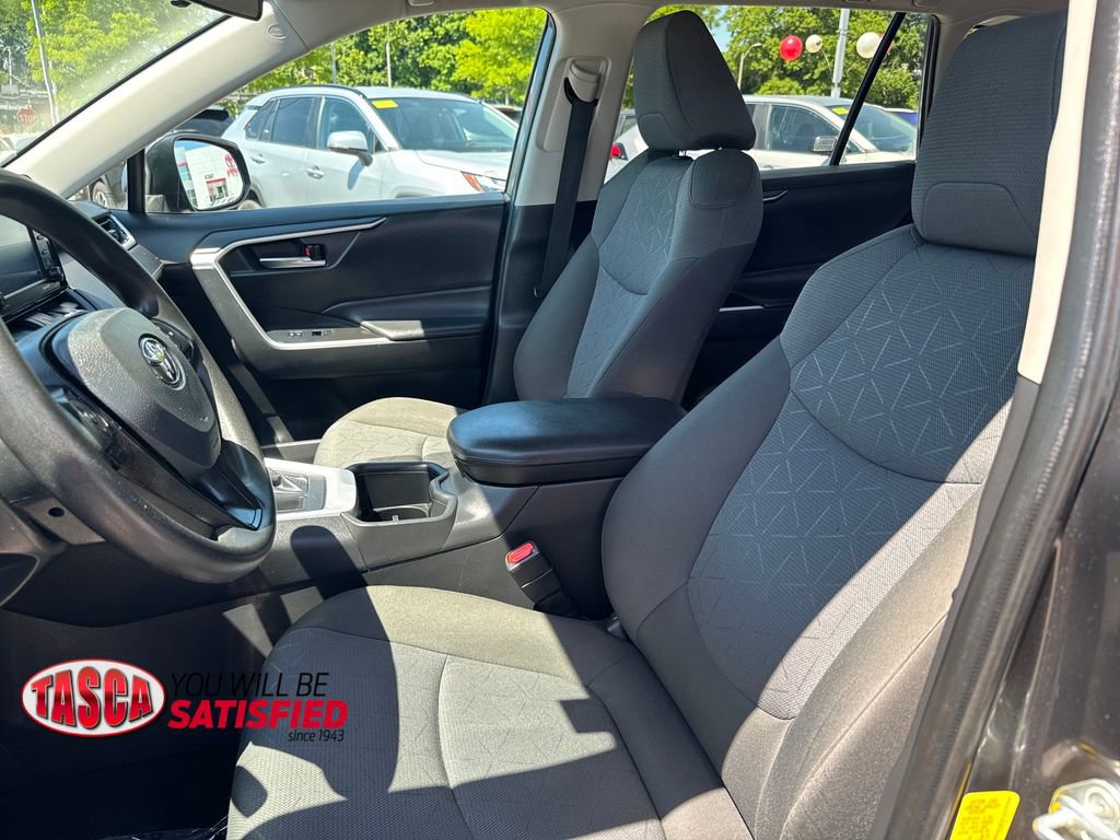 Used 2022 Toyota RAV4 XLE w/ Convenience Package AWD/4WD image 16