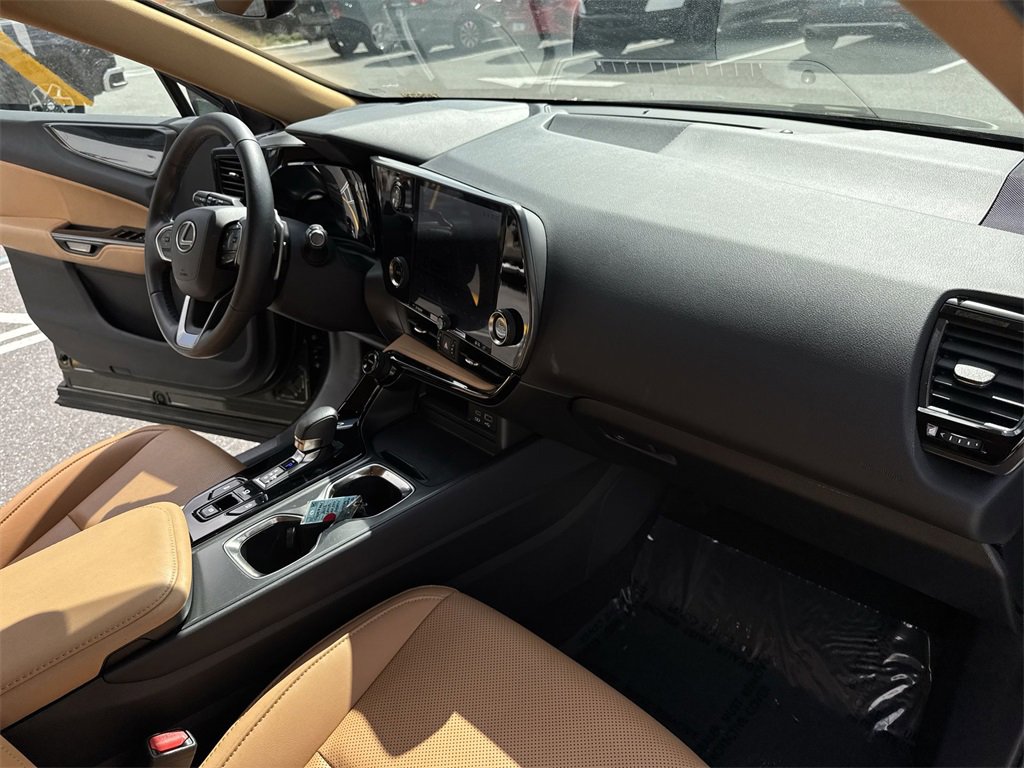Used 2023 Lexus NX 250 FWD w/ Towing Package (2000 Lbs) image 33