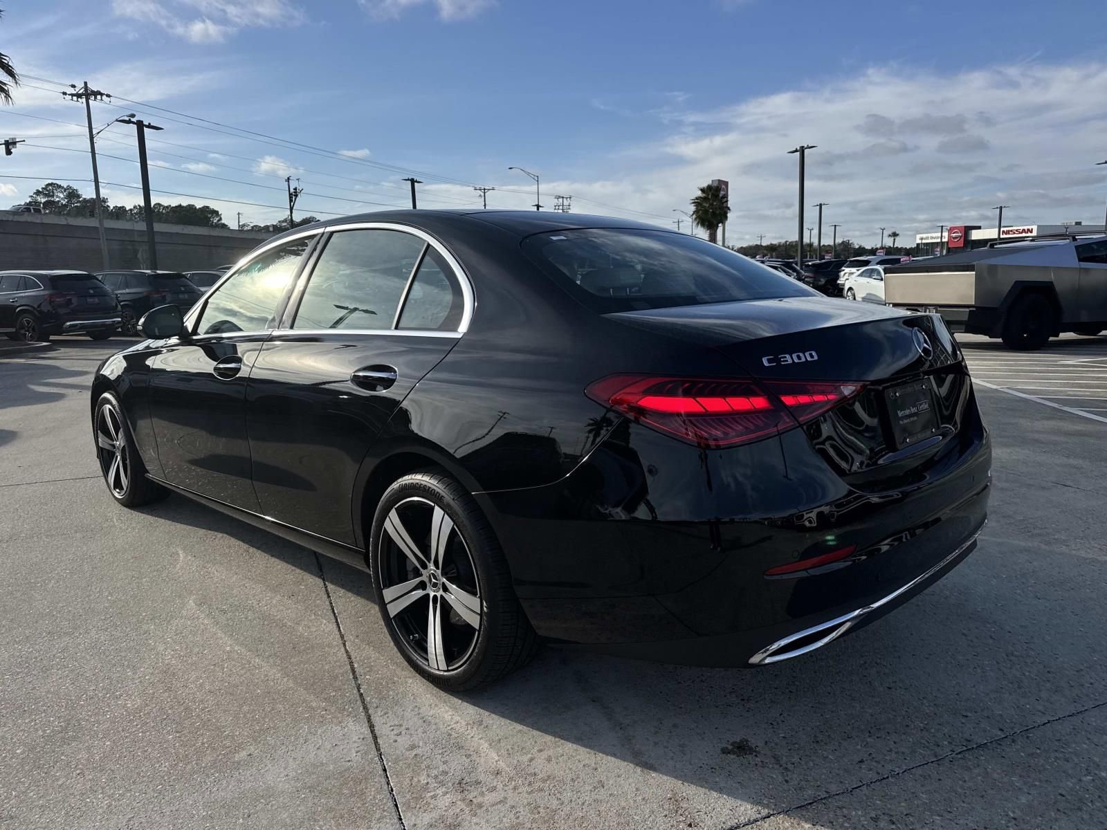Used 2025 Mercedes-Benz C 300 Sedan image 7