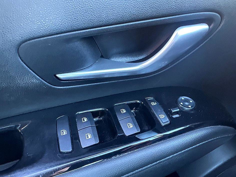 Used 2023 Hyundai Santa Cruz Limited image 21