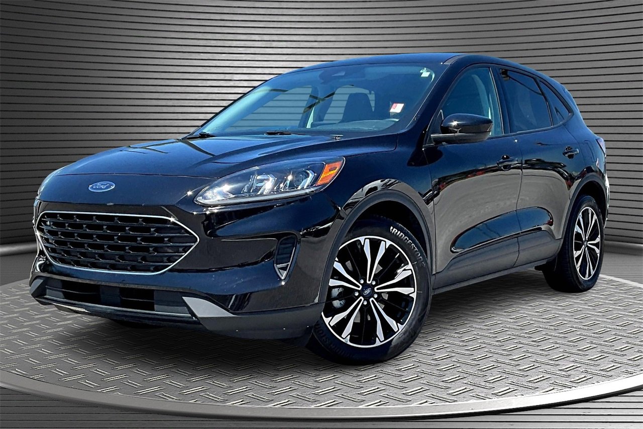Used 2022 Ford Escape SE w/ SE Sport Appearance Package