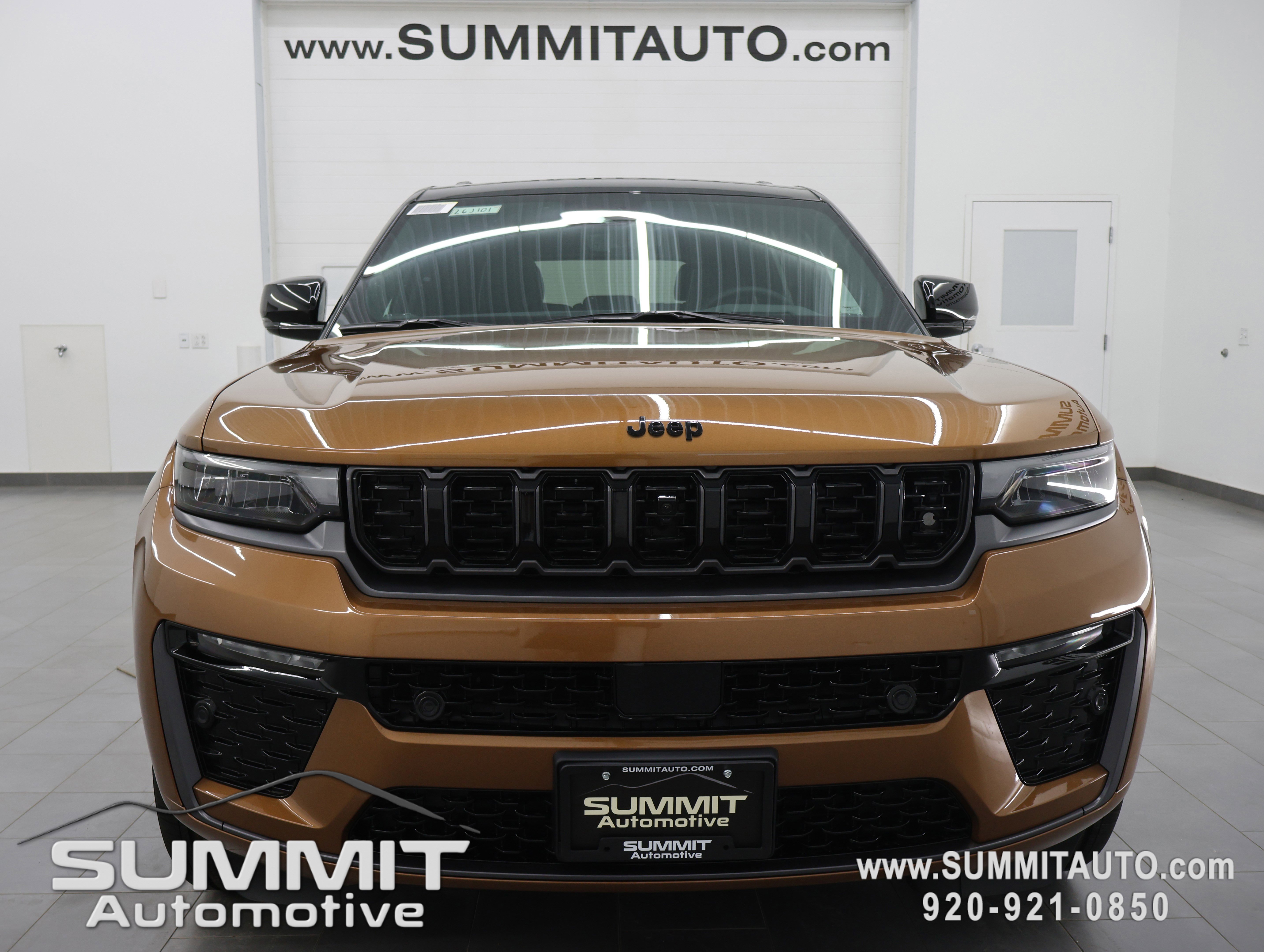 New 2026 Jeep Grand Cherokee Summit AWD/4WD image 25