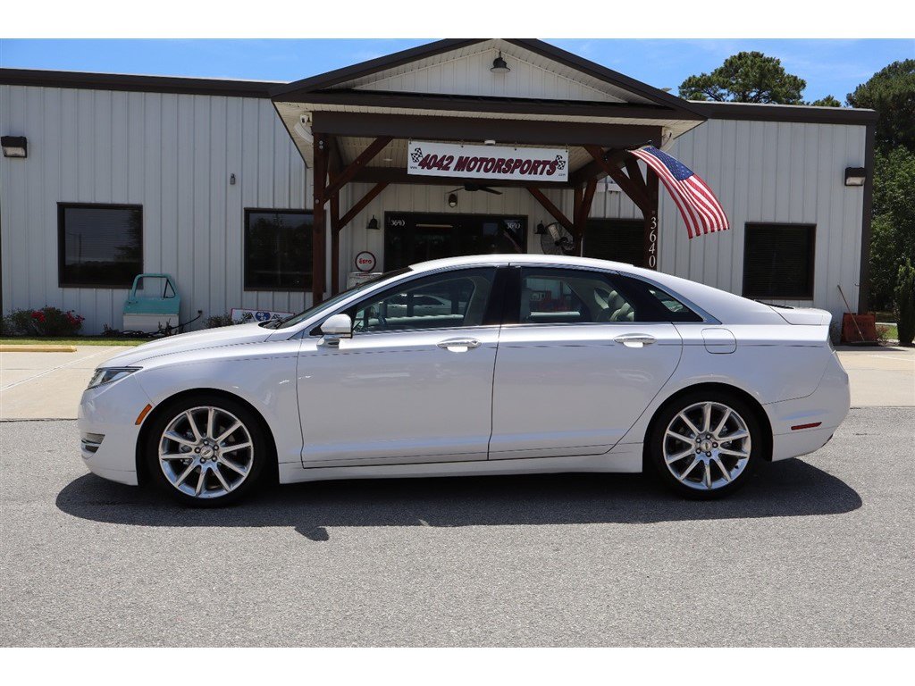 Used 2016 Lincoln MKZ Hybrid w/ Equipment Group 600A Reserve FWD image 2