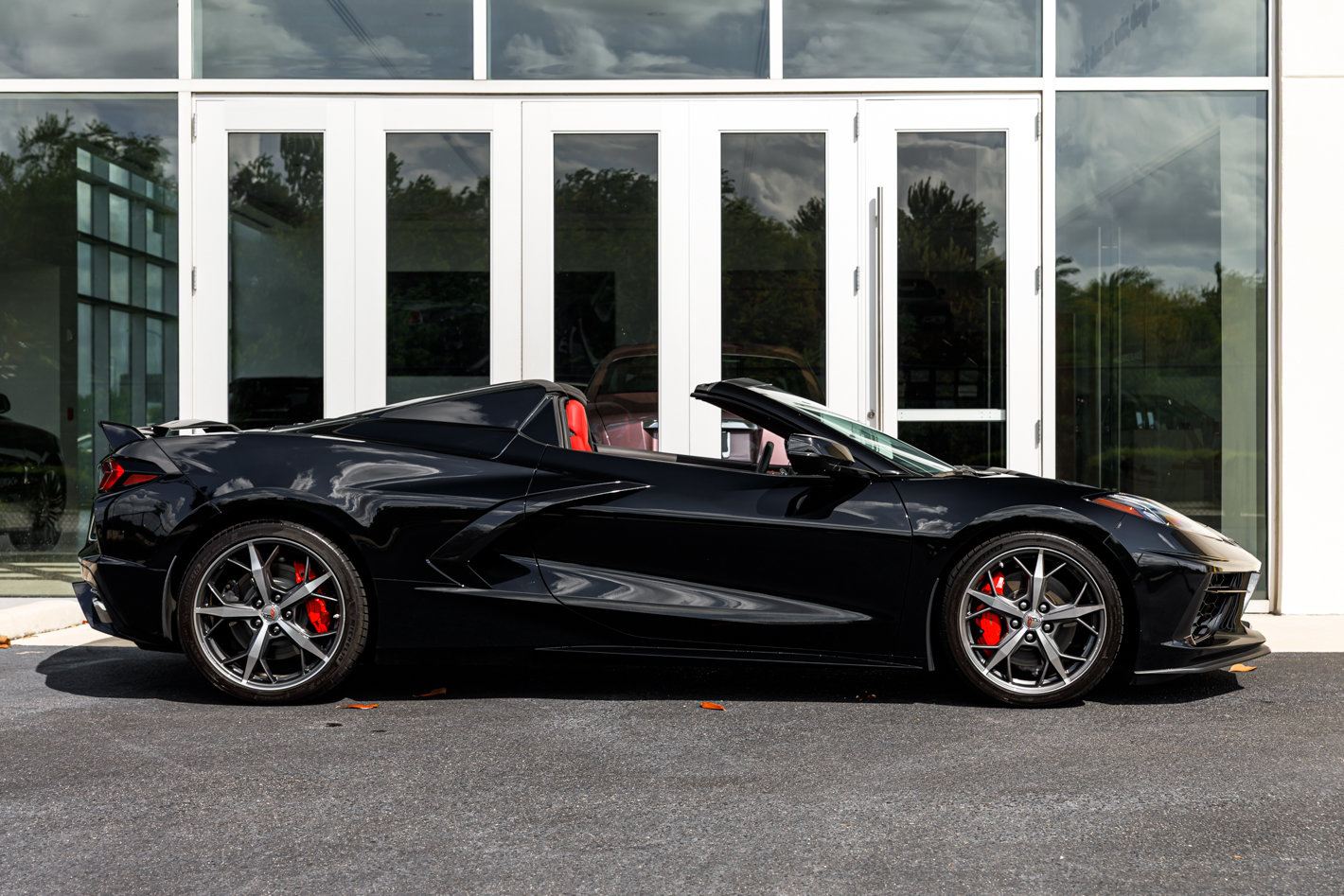 Used 2022 Chevrolet Corvette Stingray Premium Conv w/ Z51 Performance Package RWD image 21