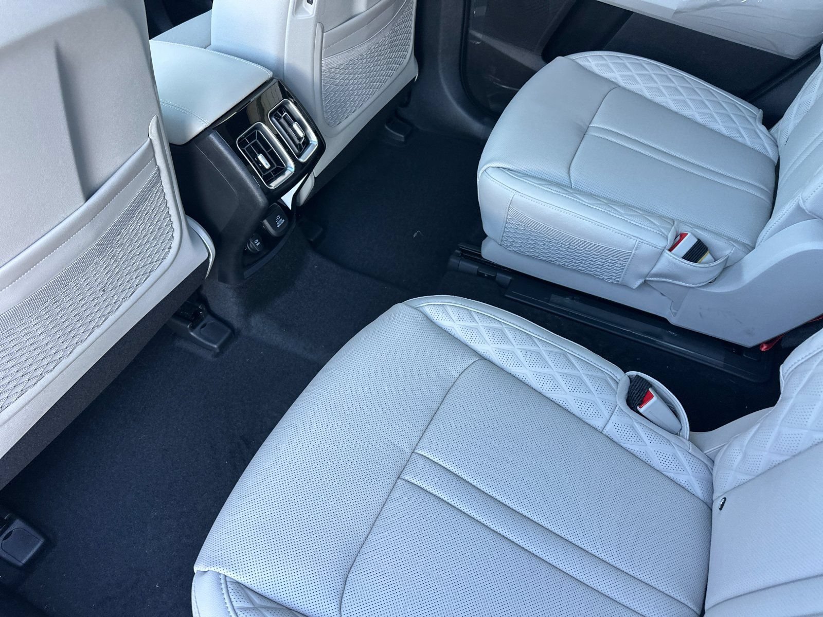 New 2026 Kia Sorento SX Prestige AWD/4WD image 12