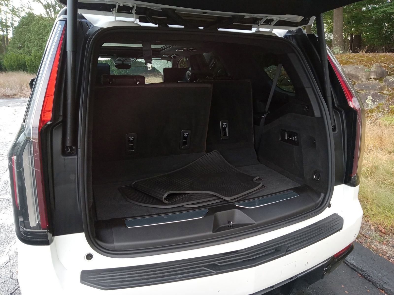 Used 2021 Cadillac Escalade Sport Platinum image 24