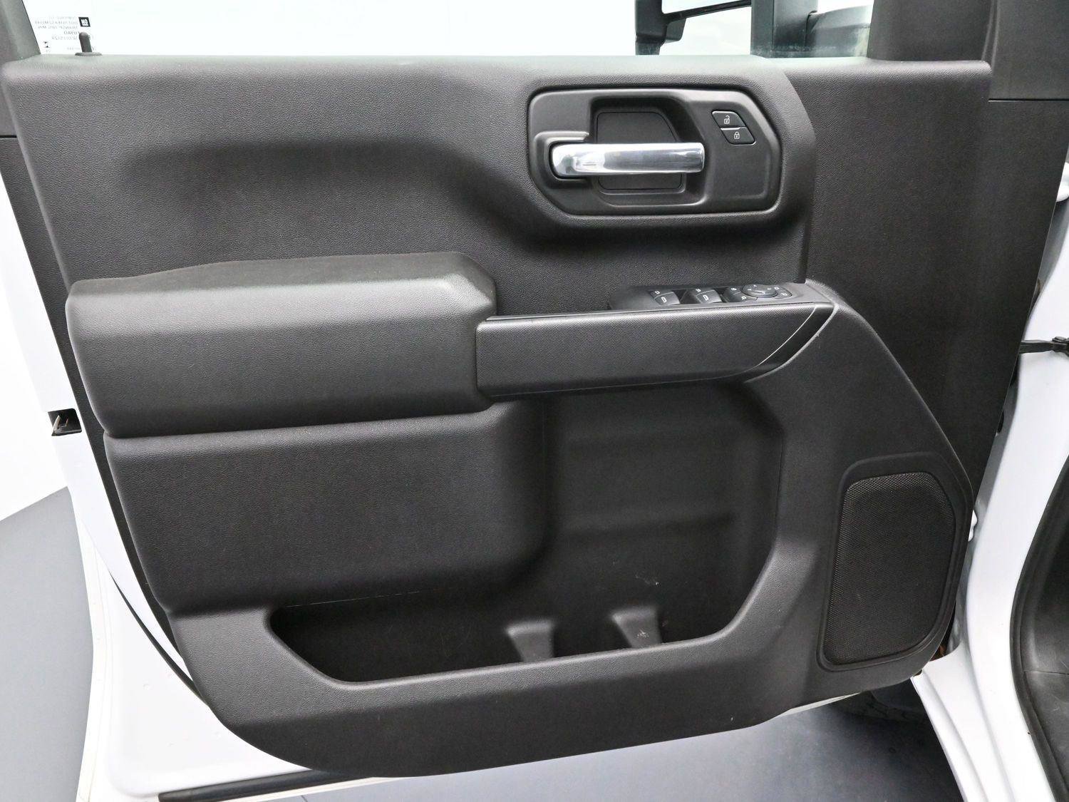 Used 2024 Chevrolet Silverado 2500 Custom w/ Custom Value Package image 9