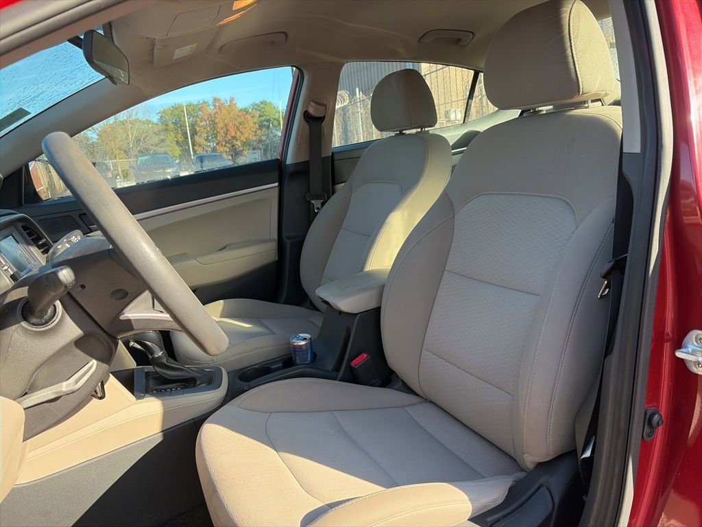 Used 2019 Hyundai Elantra SE image 12