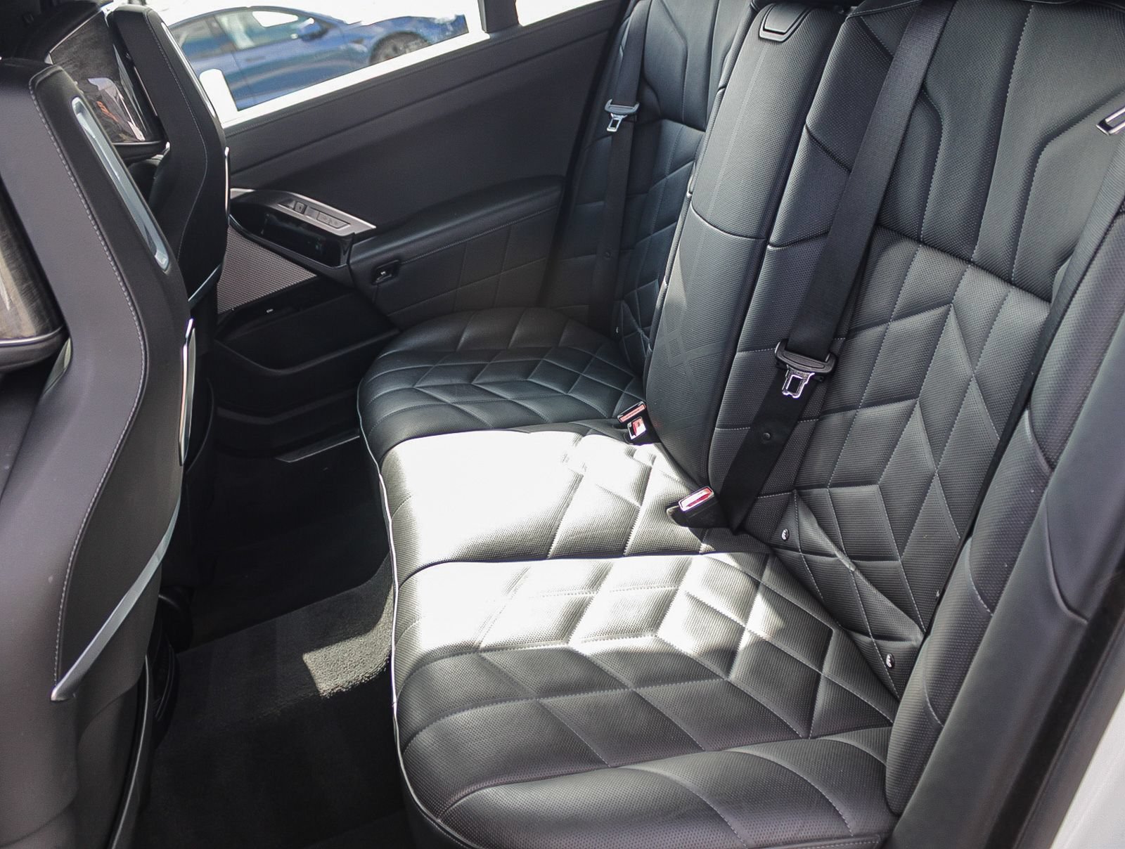 Used 2025 BMW 740i RWD image 19