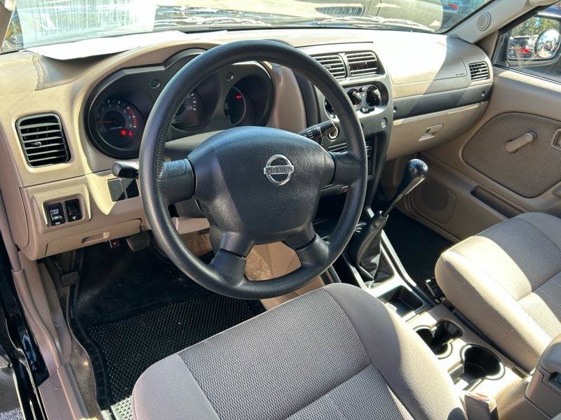 Used 2003 Nissan Frontier XE image 8