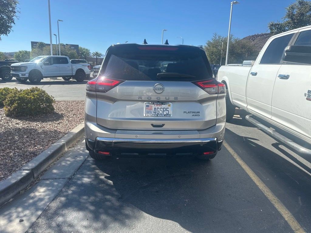 Used 2025 Nissan Rogue Platinum w/ Tech Package image 5