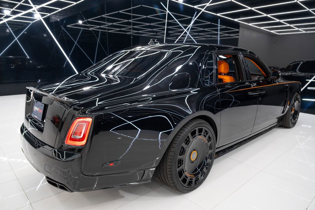 Used 2025 Rolls-Royce Phantom Sedan RWD image 20