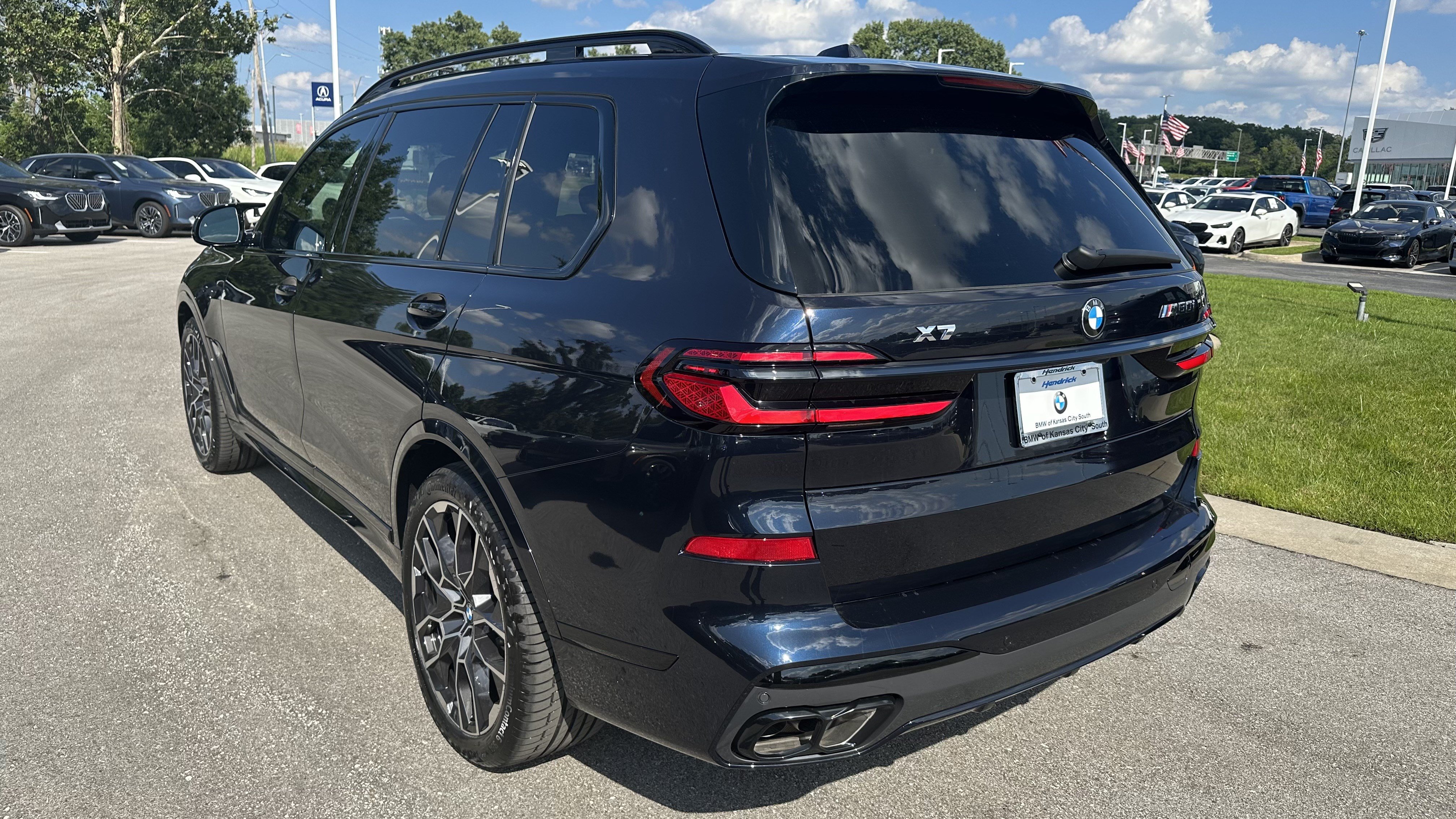 New 2027 BMW X7 M60i AWD/4WD image 8