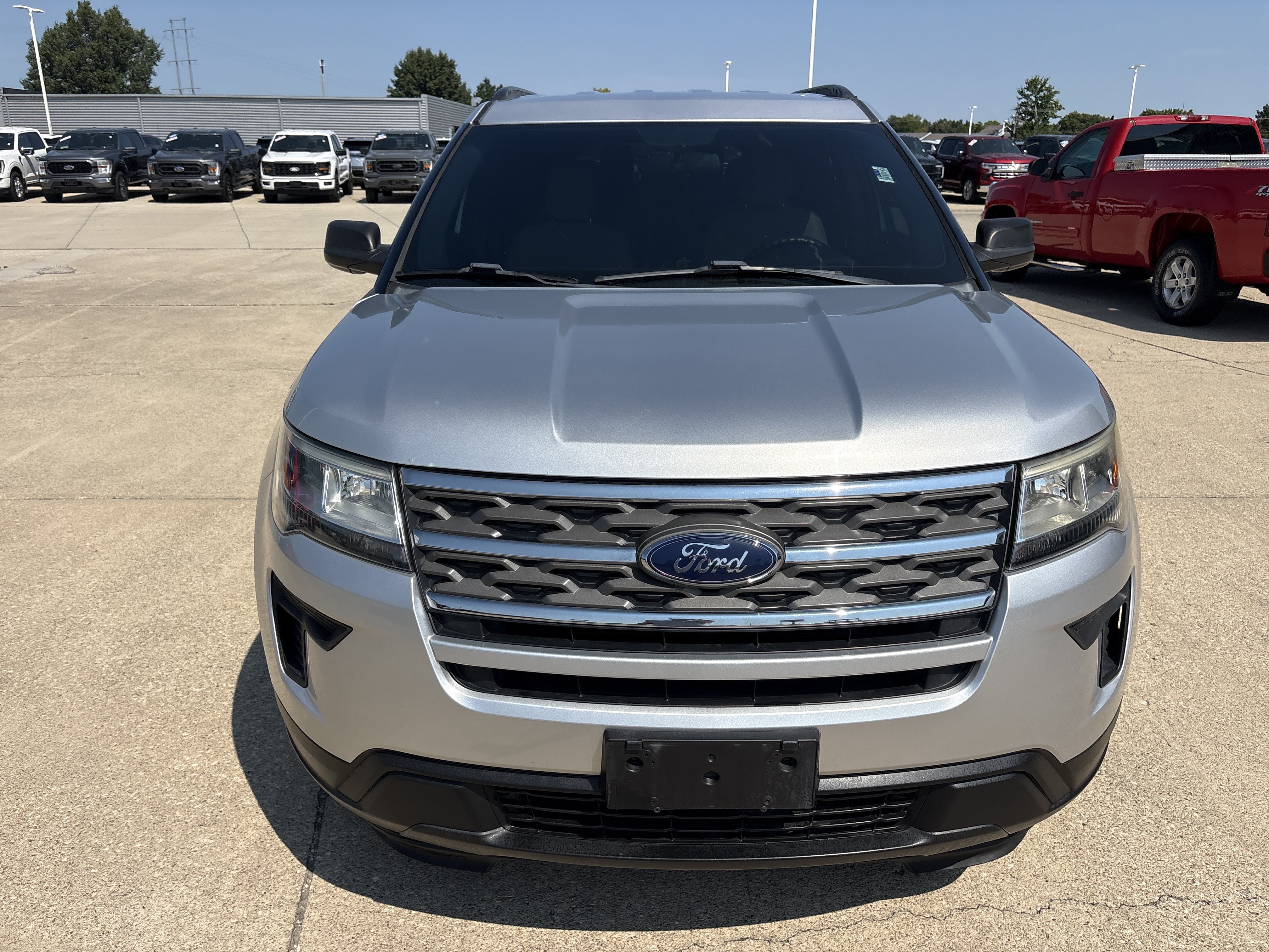 Used 2018 Ford Explorer FWD image 2