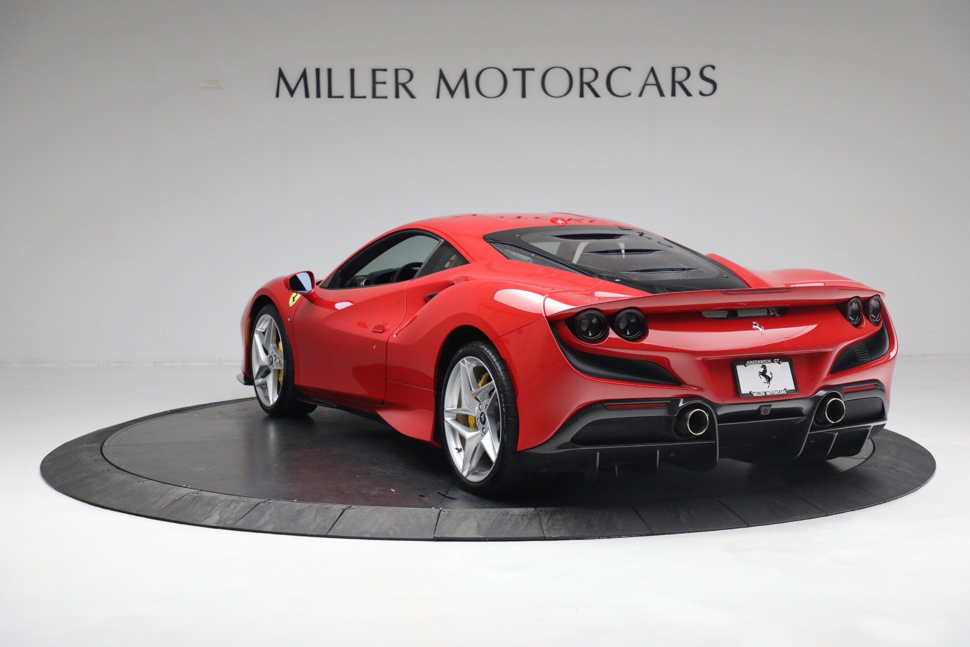Used 2020 Ferrari F8 Tributo RWD image 5