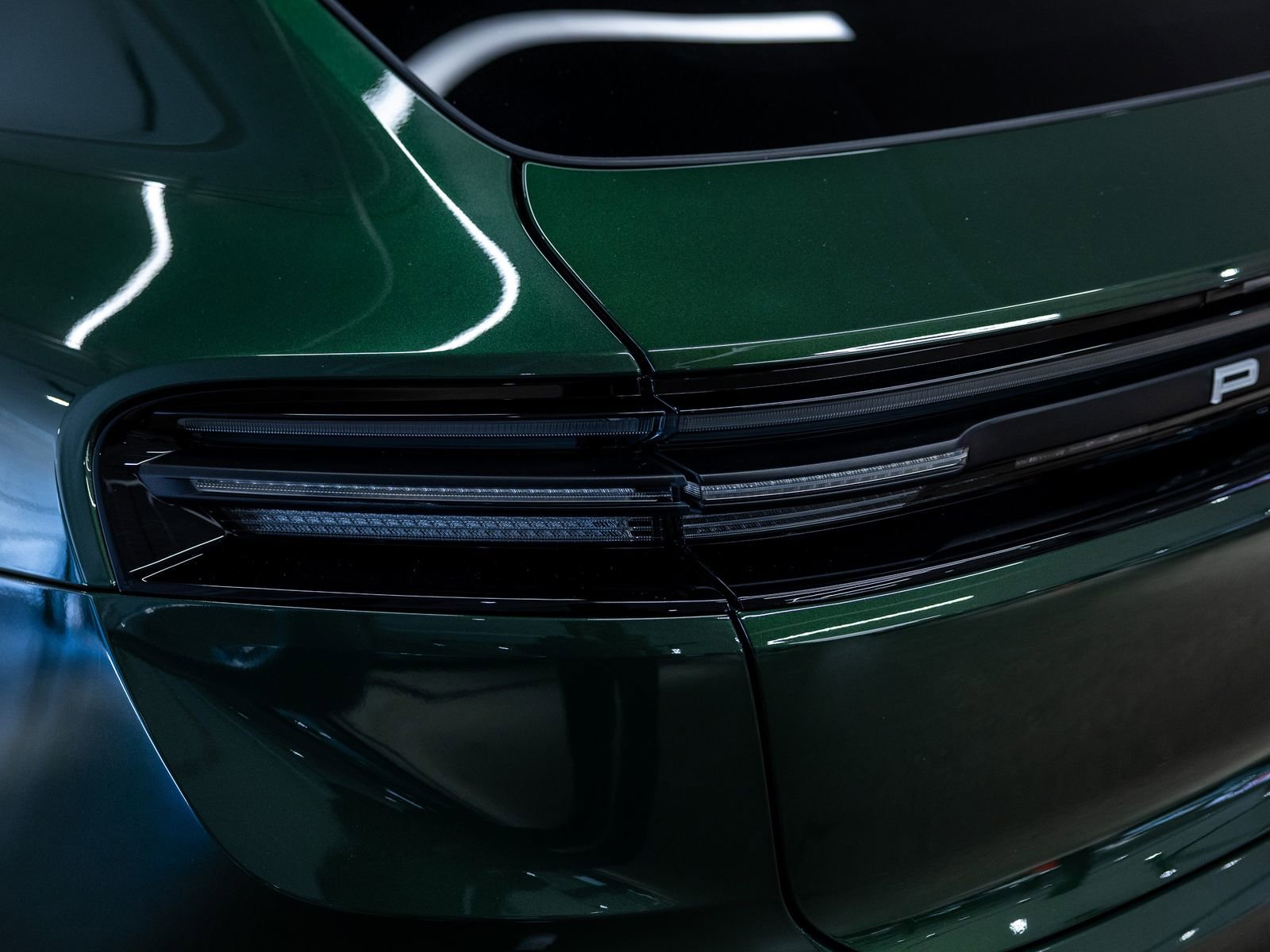 Certified 2025 Porsche Macan Electric RWD image 22