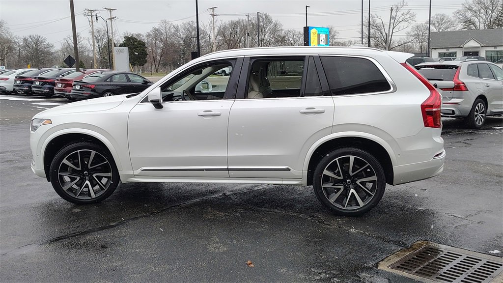 Certified 2023 Volvo XC90 B6 Plus image 5