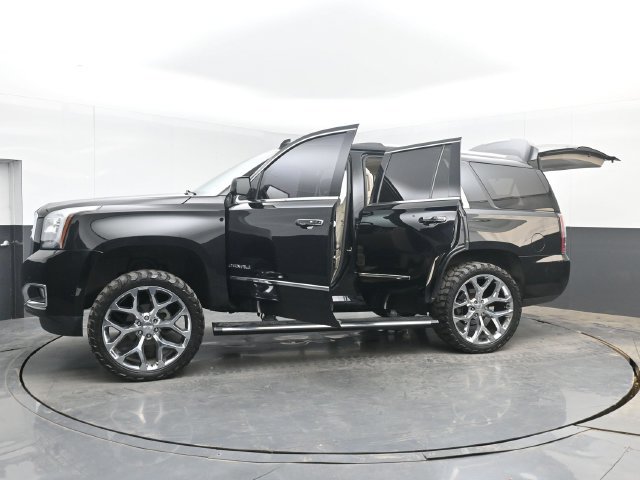 Used 2017 GMC Yukon Denali w/ Open Road Package AWD/4WD image 59