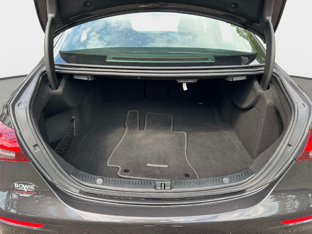 Used 2023 Mercedes-Benz E 350 4MATIC Sedan image 11