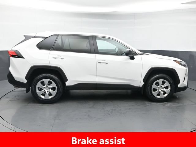 Used 2023 Toyota RAV4 LE AWD/4WD image 8