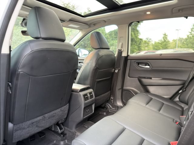 Used 2023 Nissan Rogue SV w/ SV Premium Package FWD image 12