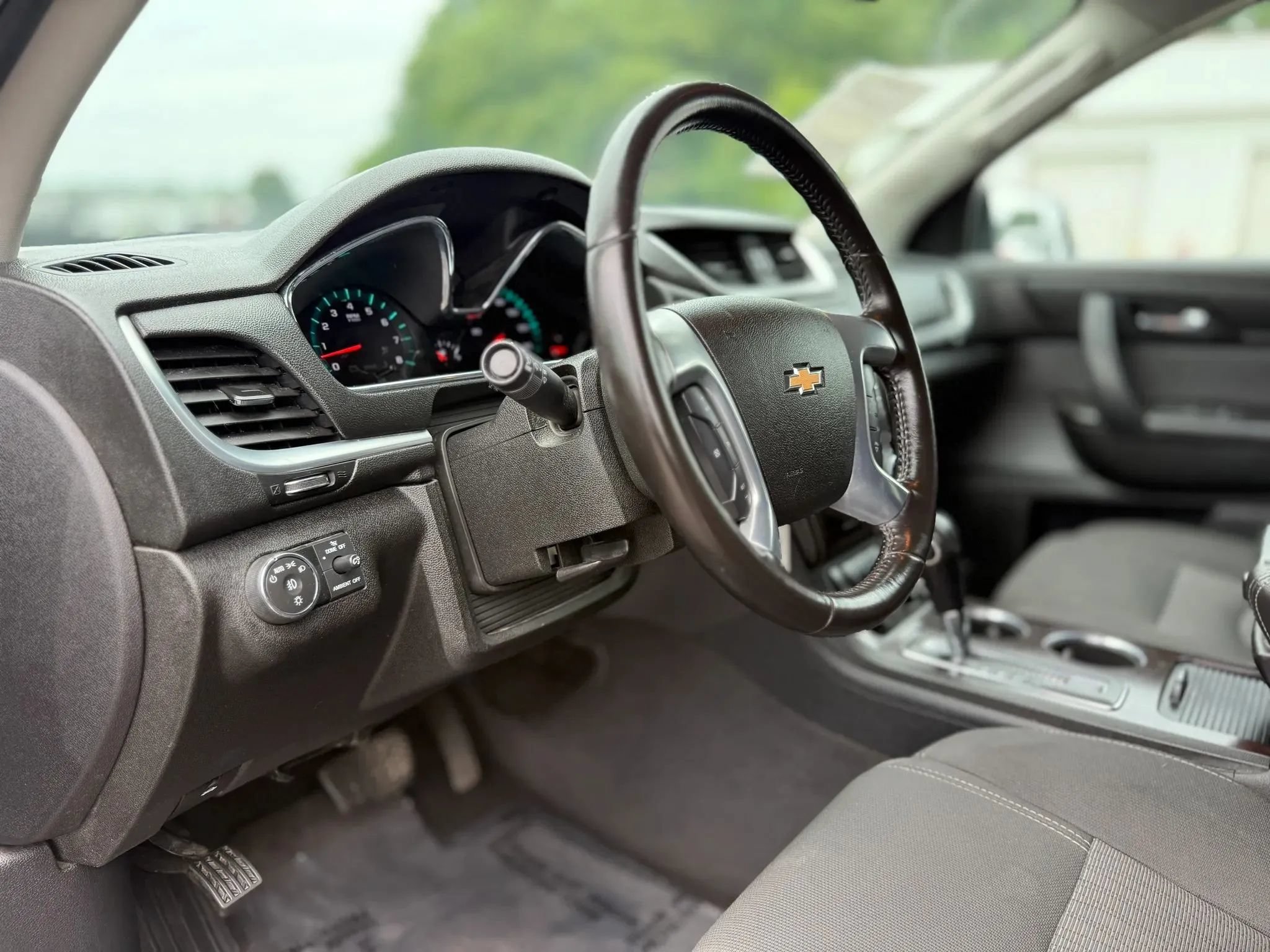 Used 2016 Chevrolet Traverse LT AWD/4WD image 17