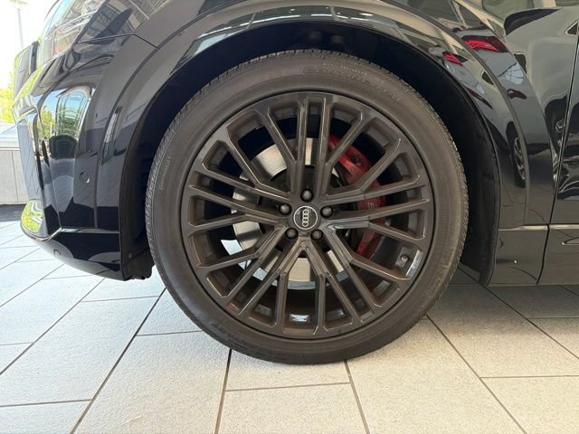 Used 2025 Audi SQ8 Prestige AWD/4WD image 8