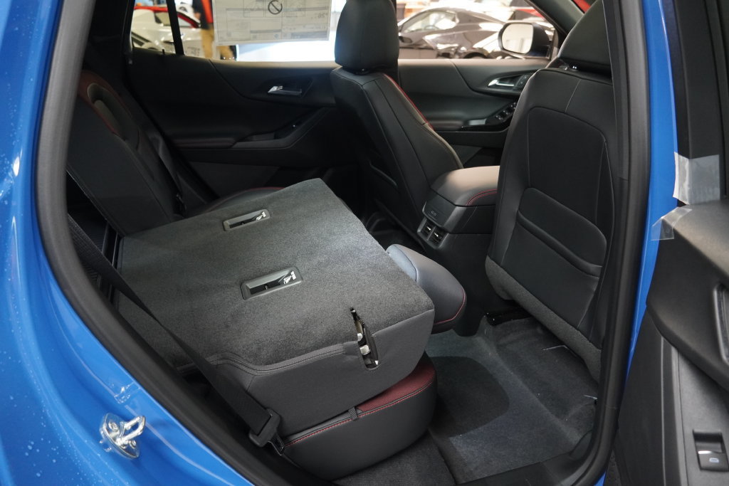 New 2027 Chevrolet Equinox RS w/ LPO, Floor Liner Package AWD/4WD image 22