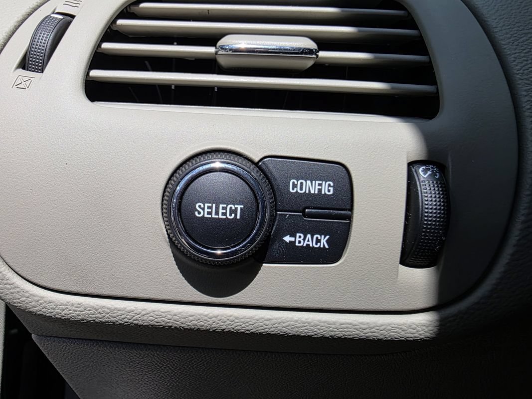 Used 2014 Chevrolet Volt w/ Enhanced Safety Package 1 FWD image 29