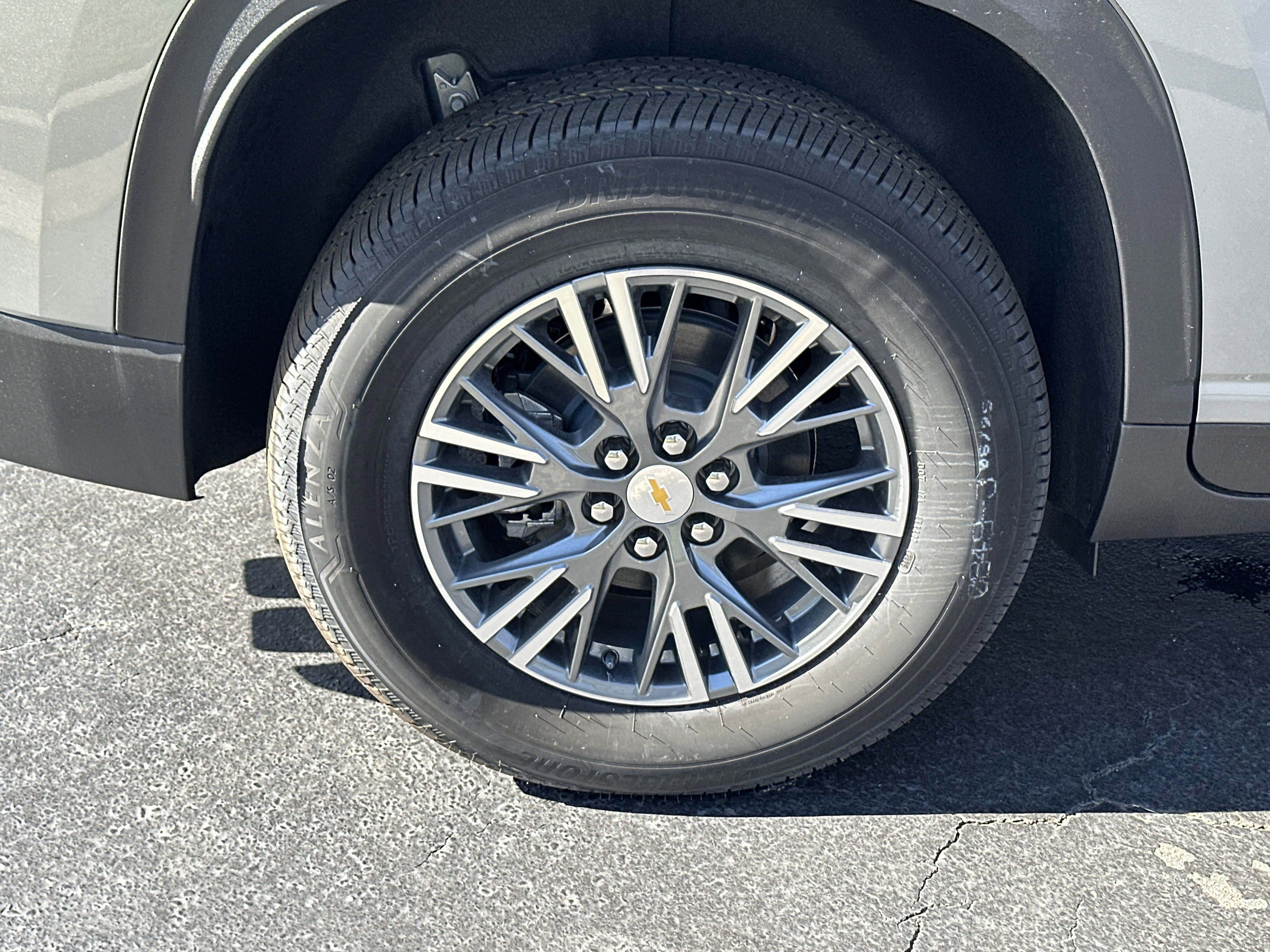 New 2025 Chevrolet Traverse LT w/ Driver Confidence Package image 17