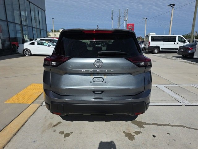 Used 2025 Nissan Rogue SV image 5