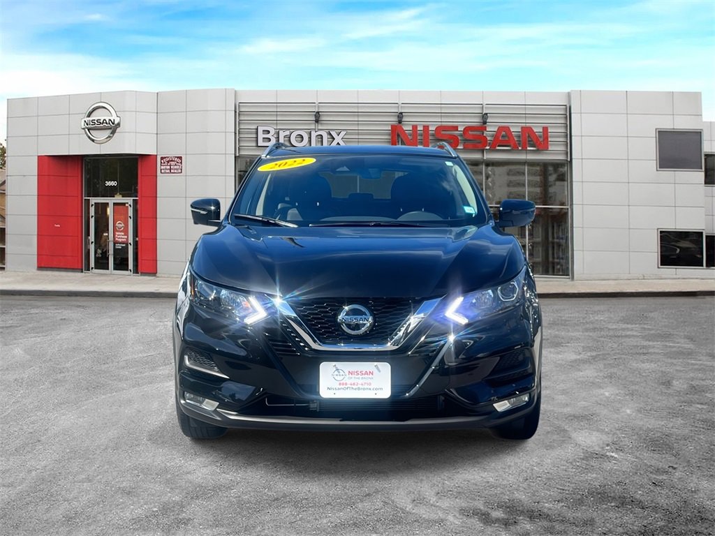 Used 2022 Nissan Rogue Sport SV w/ Technology Package image 2