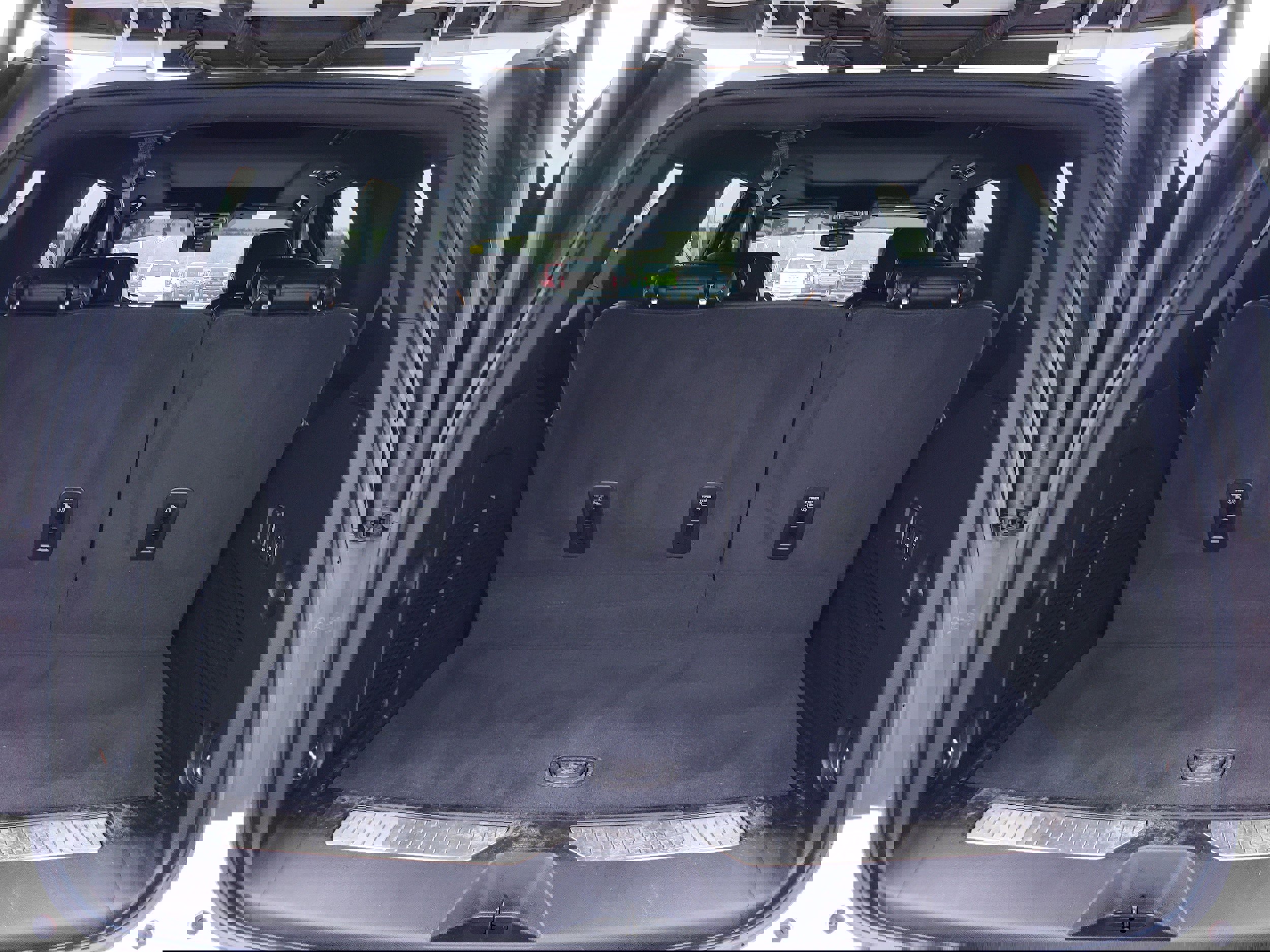 Used 2024 GMC Yukon AT4 w/ Technology Package image 24