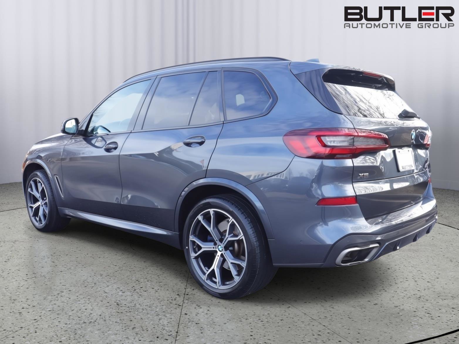 Used 2022 BMW X5 M50i w/ Executive Package image 5