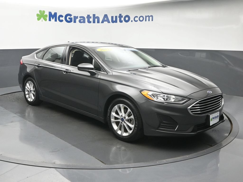 Used 2019 Ford Fusion SE FWD image 2