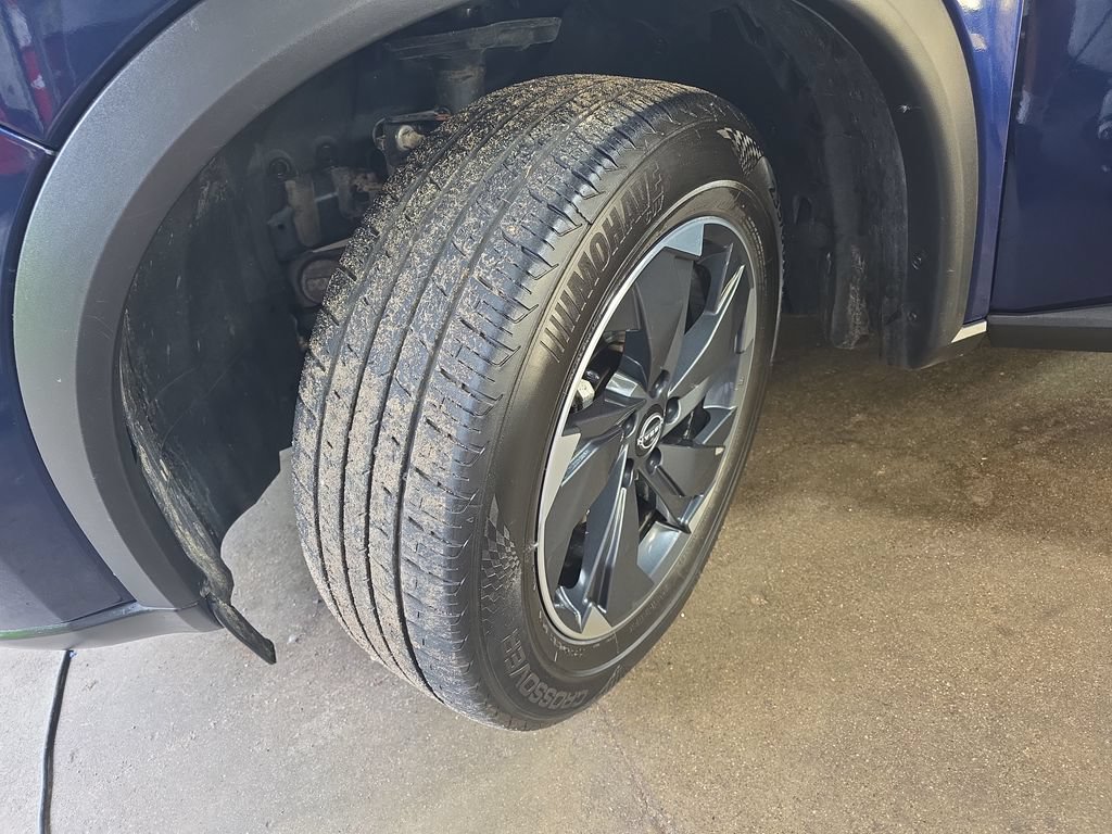 Used 2024 Nissan Rogue SV AWD/4WD image 30