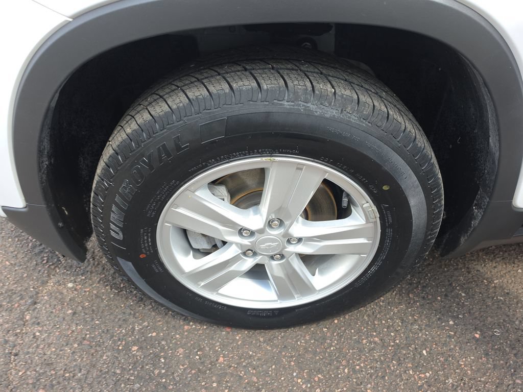 Used 2020 Chevrolet Trax LT AWD/4WD image 26
