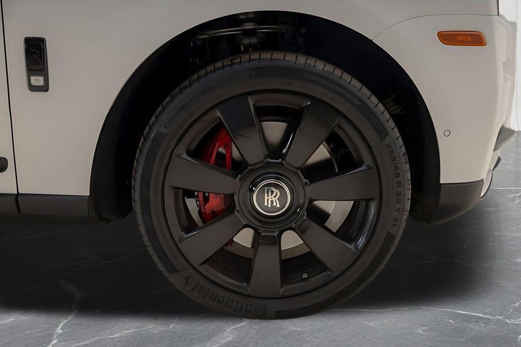 Used 2023 Rolls-Royce Cullinan image 54