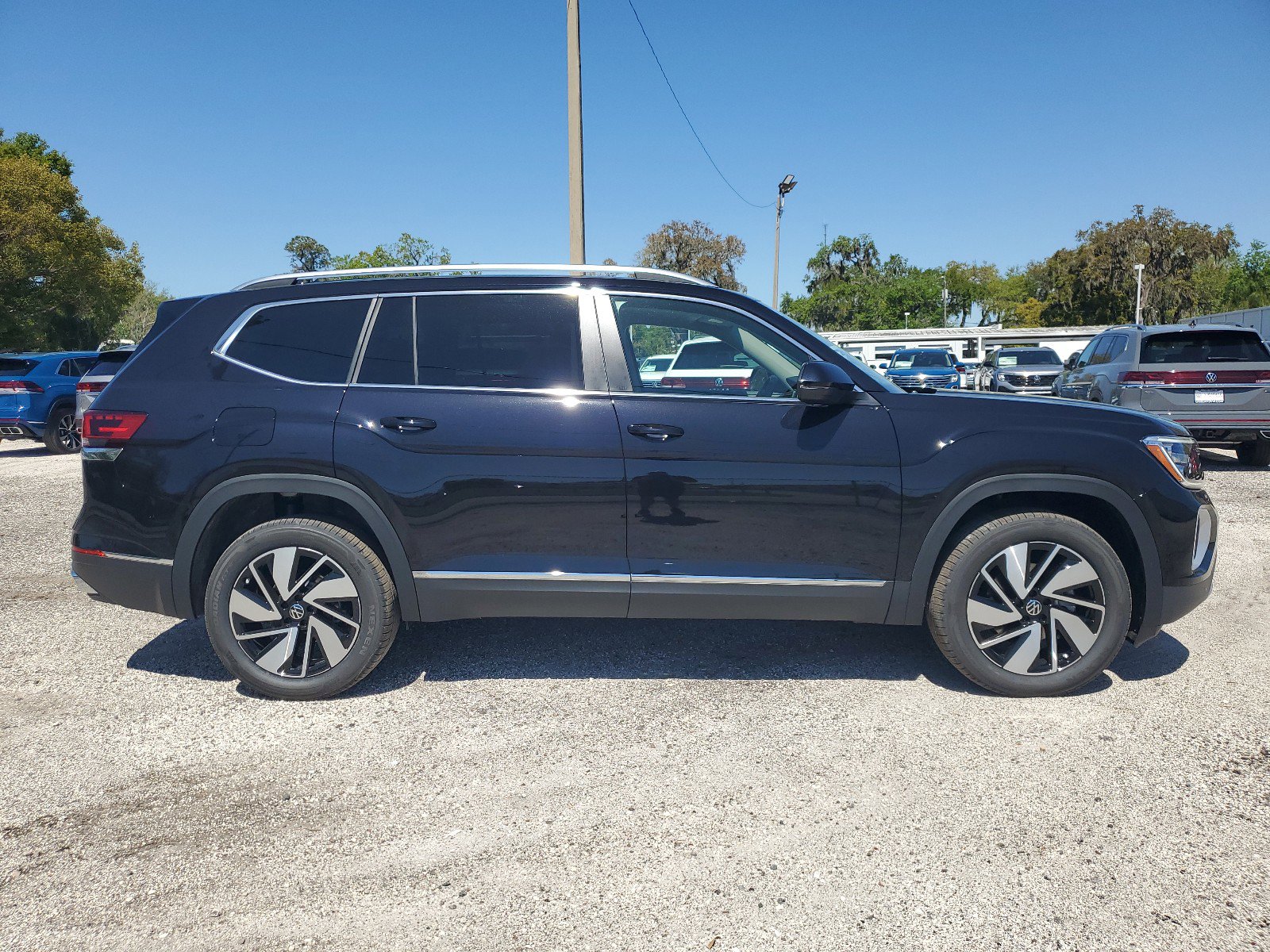 New 2025 Volkswagen Atlas SEL image 5