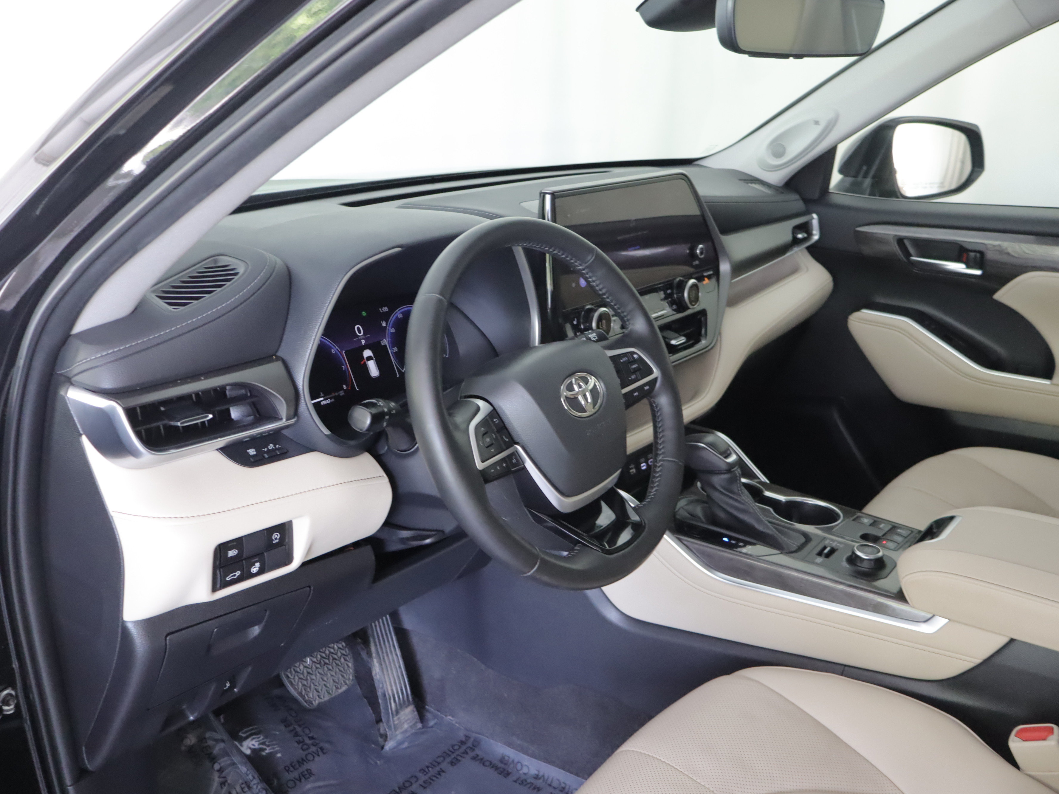 Used 2023 Toyota Highlander Limited AWD/4WD image 11