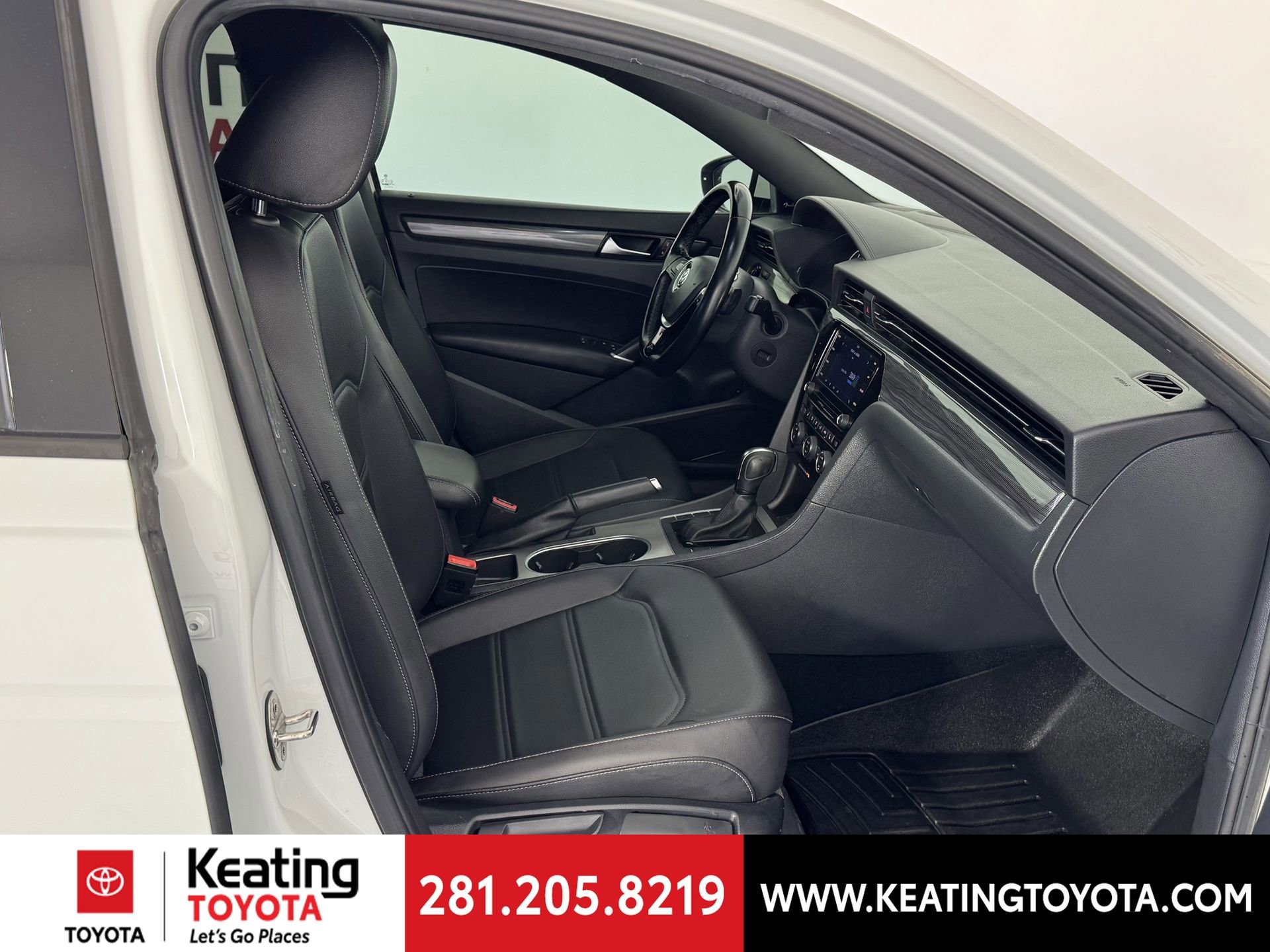 Used 2022 Volkswagen Passat 2.0T R-Line image 21