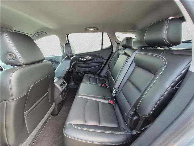 Used 2024 GMC Terrain SLT AWD/4WD image 12