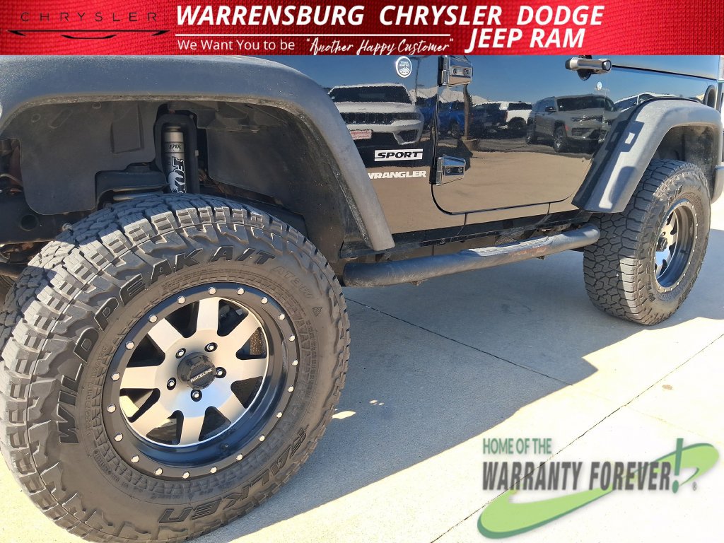 Used 2015 Jeep Wrangler Sport w/ Connectivity Group AWD/4WD image 31