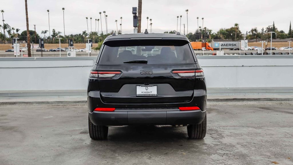 New 2025 Jeep Grand Cherokee L Altitude image 8