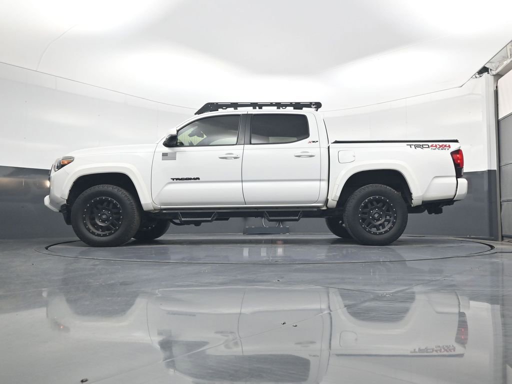 Used 2018 Toyota Tacoma TRD Sport image 24