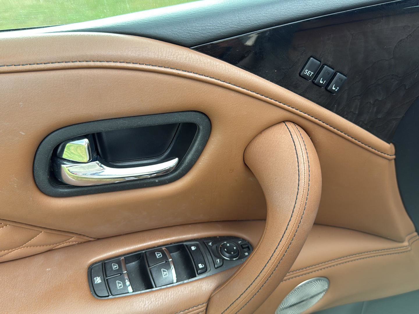 Used 2023 INFINITI QX80 Sensory w/ All-Season Package image 13