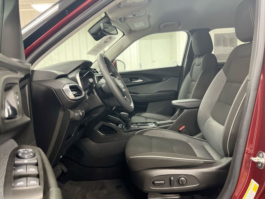 Used 2023 Chevrolet TrailBlazer LT w/ Convenience Package image 19