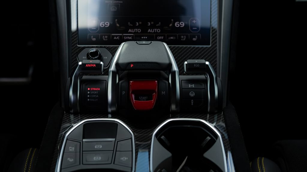 Used 2023 Lamborghini Urus Performante AWD/4WD image 34